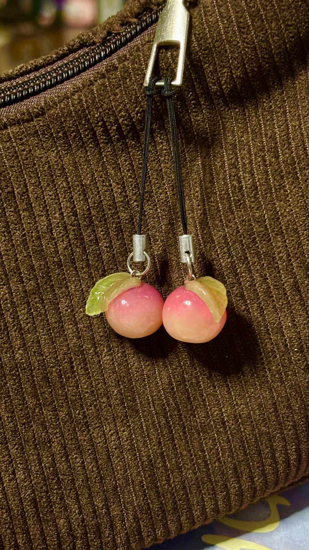 Mini peach charm (dije)
